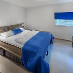 In With Wifi Leilighet